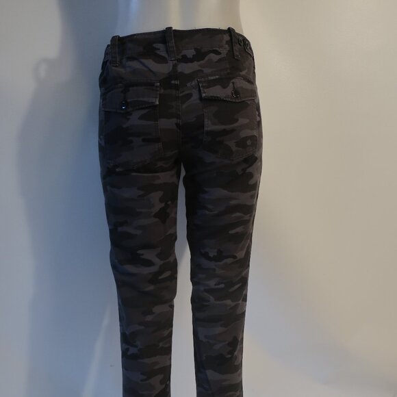 Womens G1 Goods Surplus Gray Black Camo Flat Front Chino Pants 2 * - Picture 10 of 13